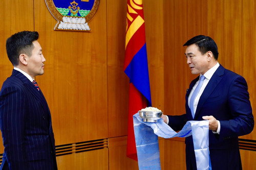 С.АМАРСАЙХАН: ШИНЭЭР ТОМИЛОГДСОН ШАДАР САЙДАД АМЖИЛТ ХҮСЭЖ, АЖЛАА ХҮЛЭЭЛГЭН ӨГЛӨӨ